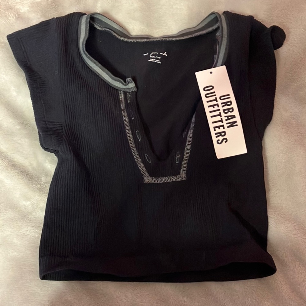 impulse buy got it in winter never had a chance to wear it and now not my style